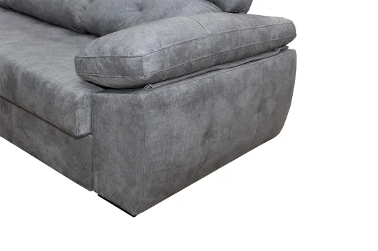 Sofá estándar D3 en color plata en la habitación